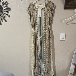 Elegant Cream and Green Maxi Dress the tag said 14 . I think is M/L.